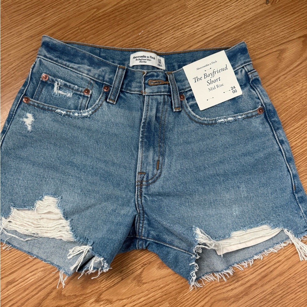 Abercrombie boyfriend shorts size 24